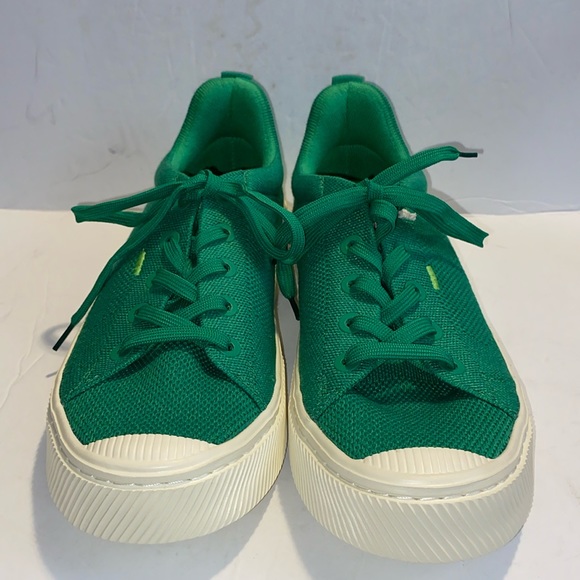 Cariuma Shoes - NWT Cariuma Green Canvas Sneakers